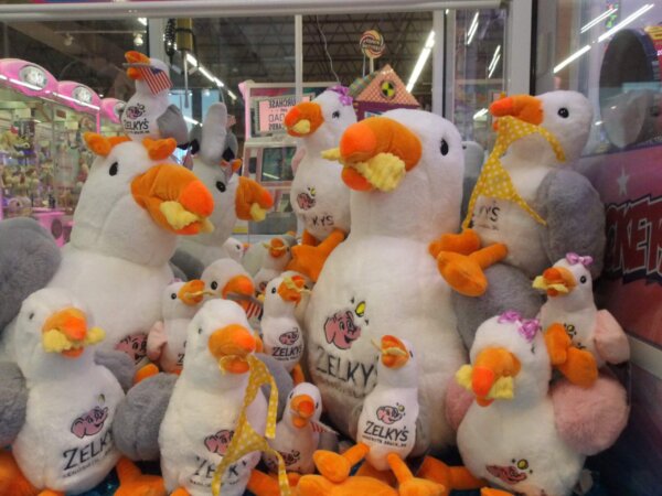 stuffed animal group toy plush seagull arcade prize